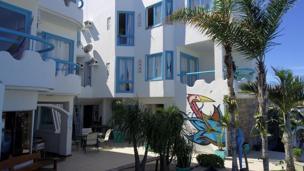 image-housing-carousel