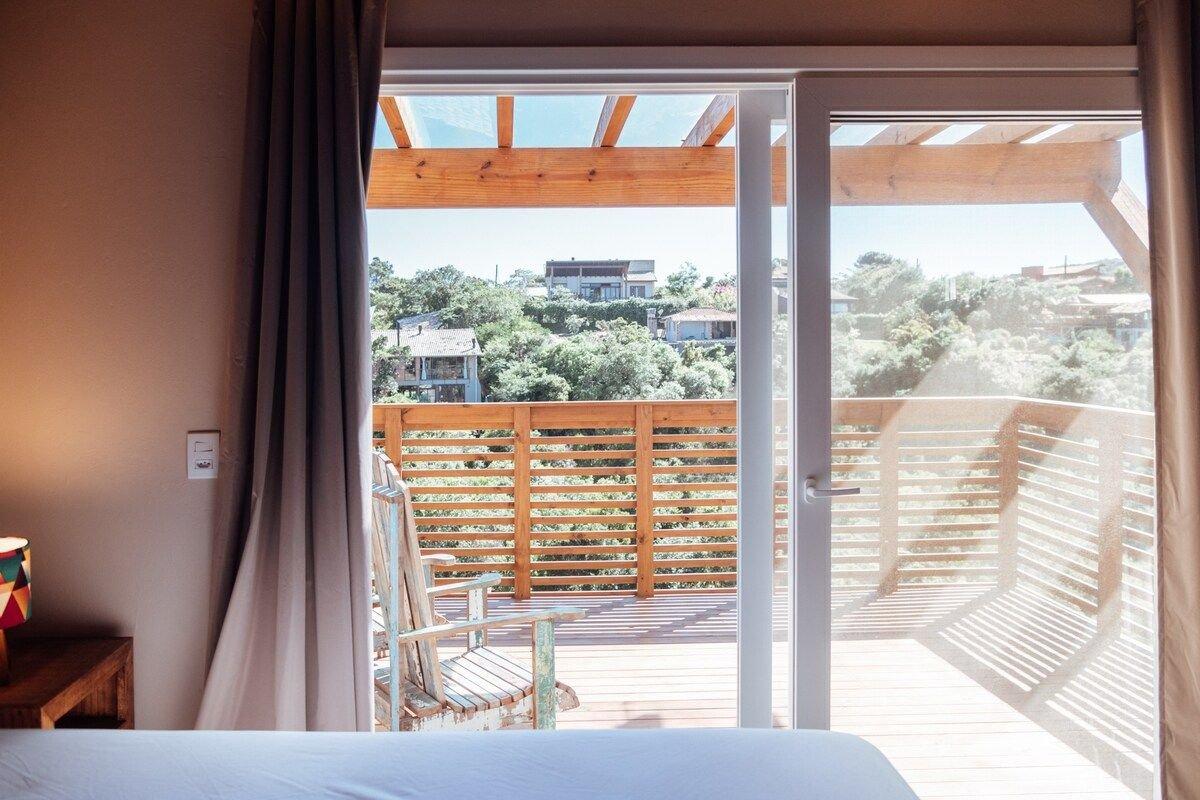 image-housing-carousel
