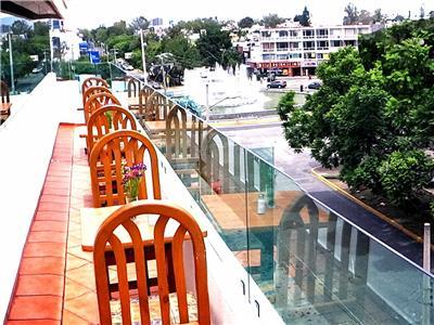 image-housing-carousel