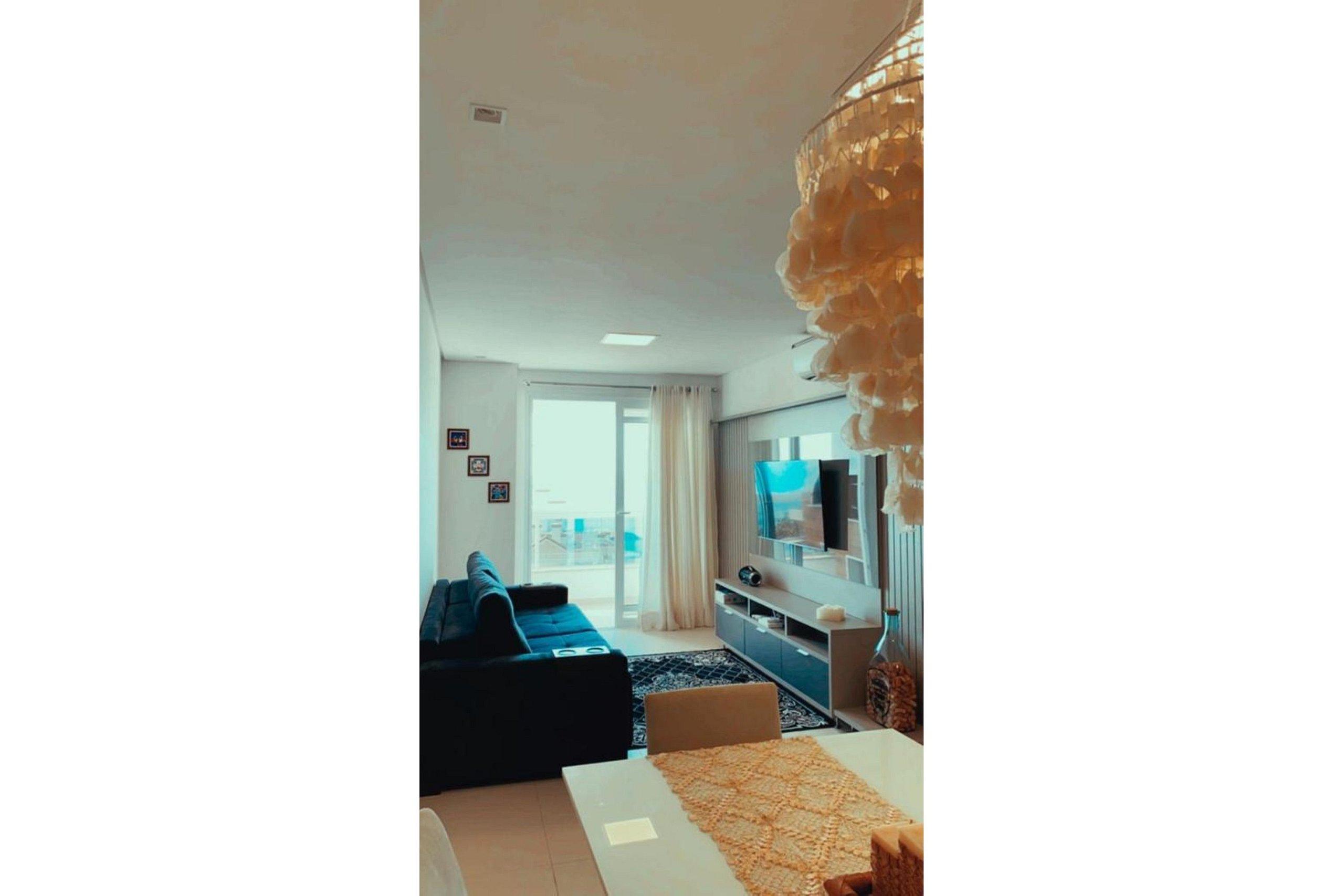 image-housing-carousel