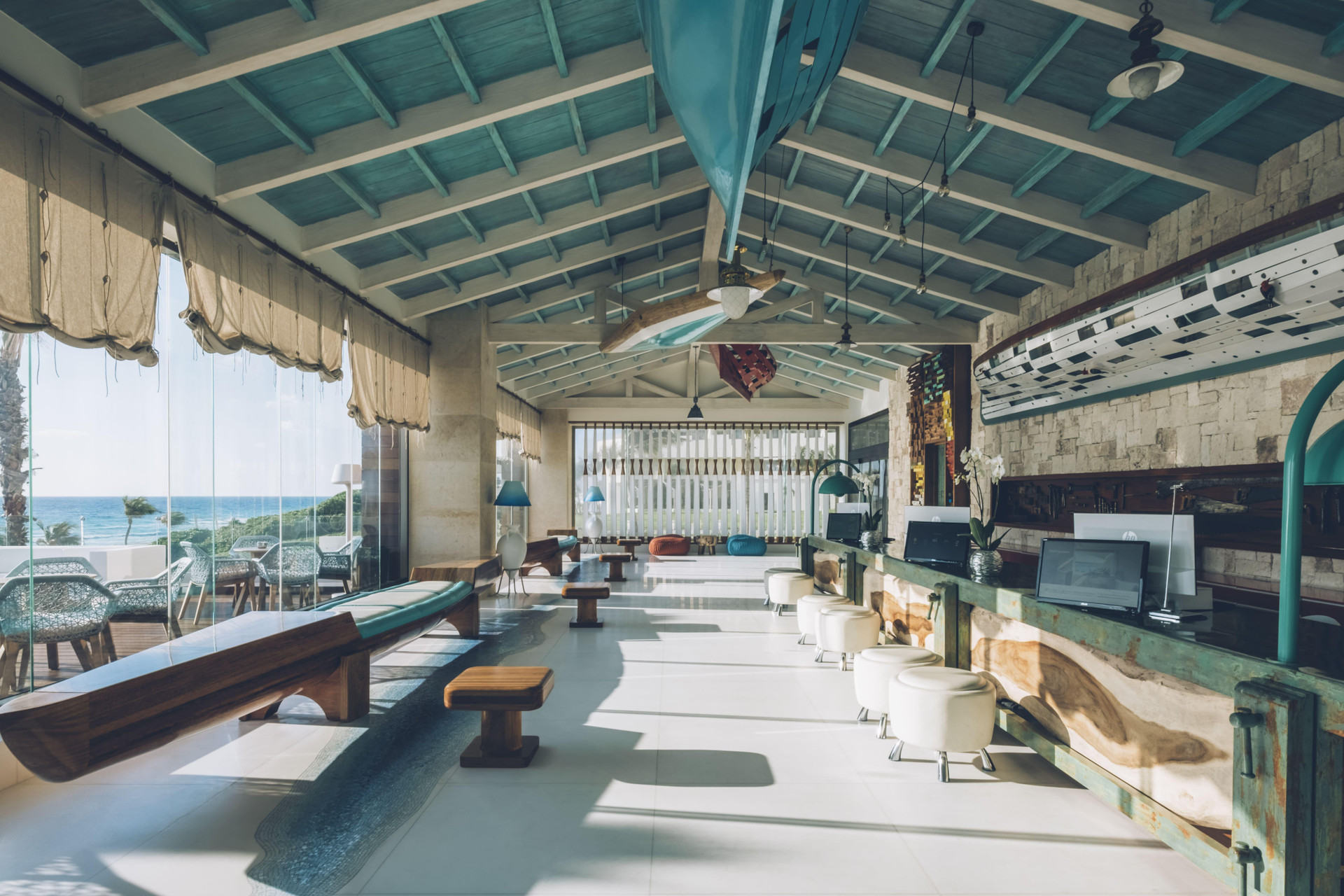 image-housing-carousel