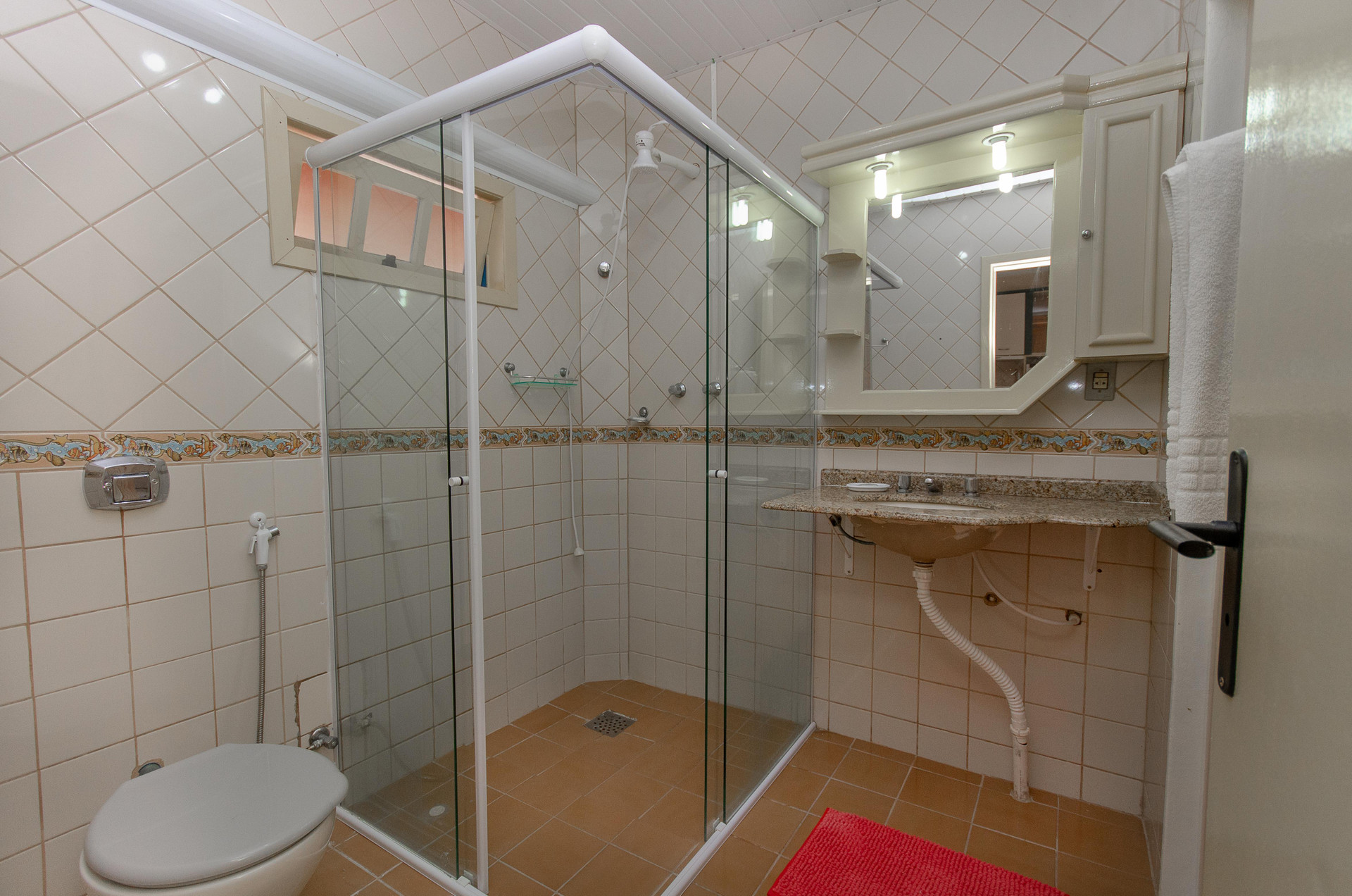 image-housing-carousel