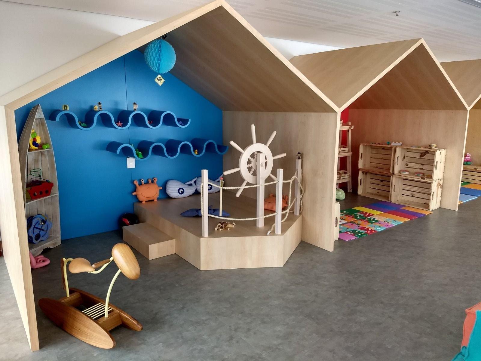image-housing-carousel