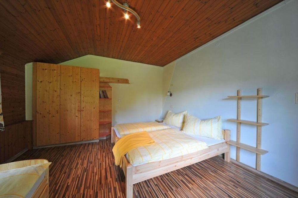 image-housing-carousel