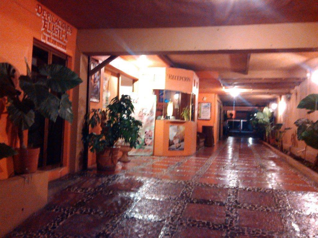 image-housing-carousel