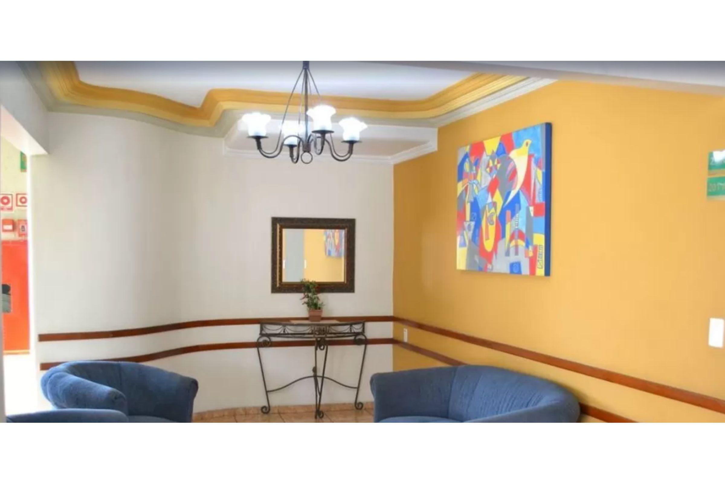 image-housing-carousel