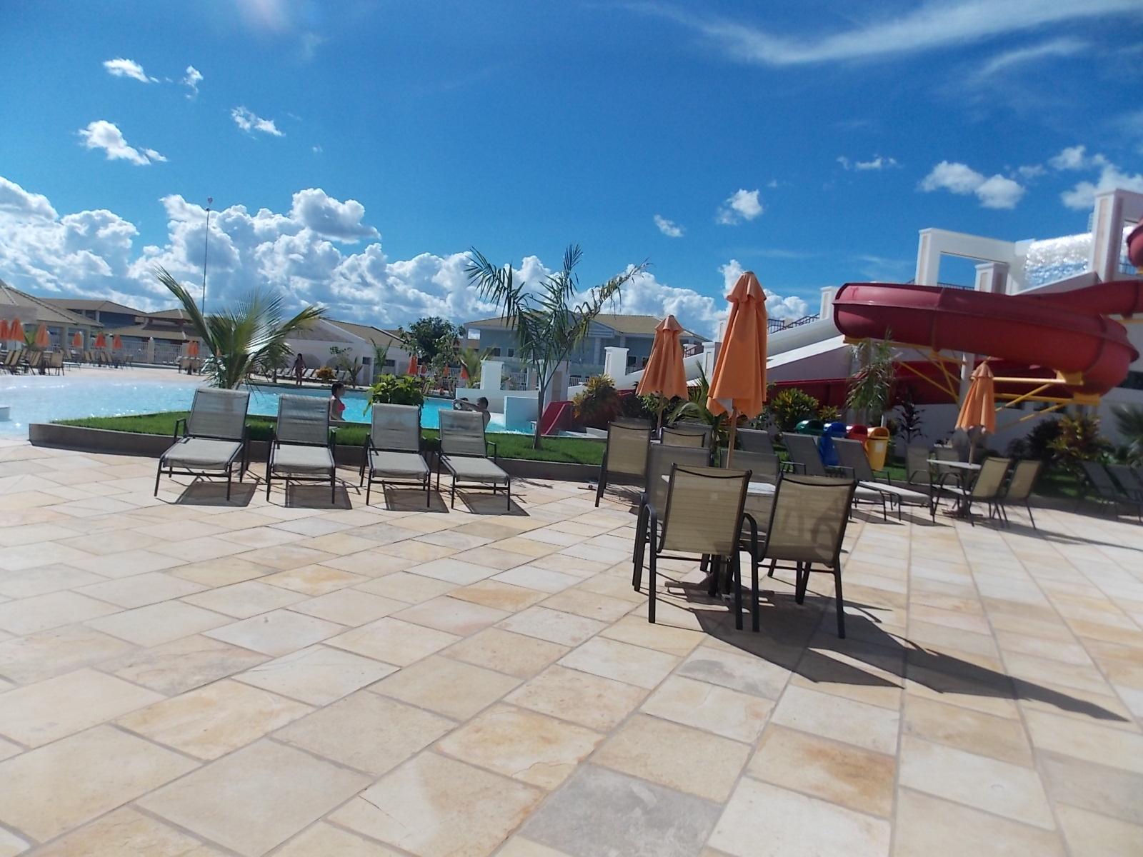 image-housing-carousel