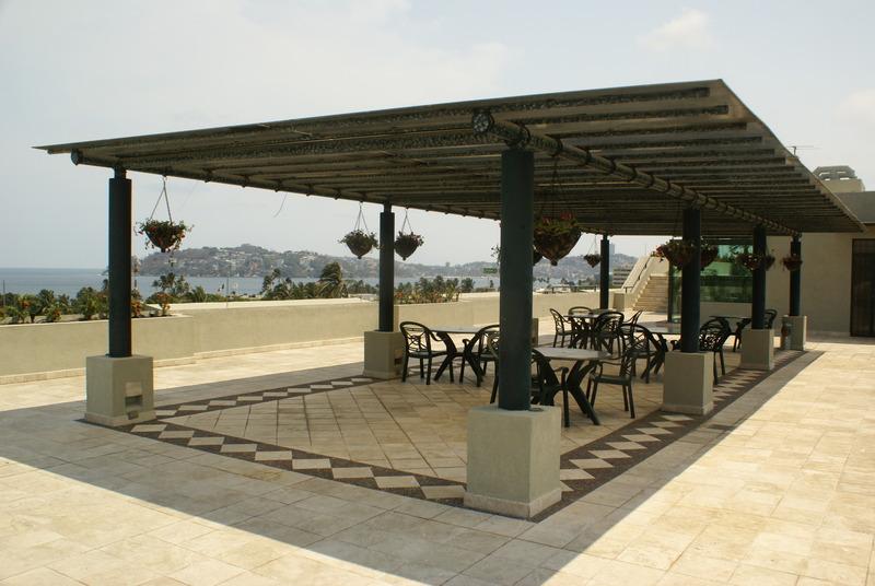 image-housing-carousel