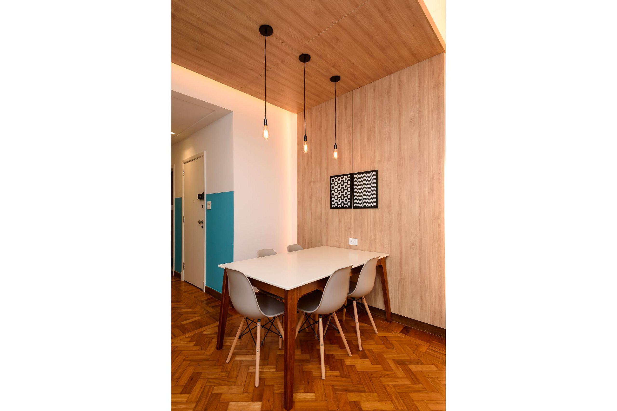 image-housing-carousel