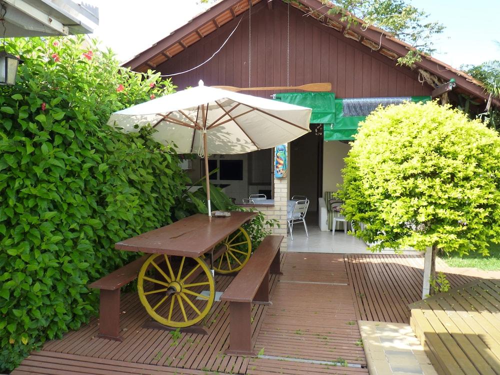 image-housing-carousel