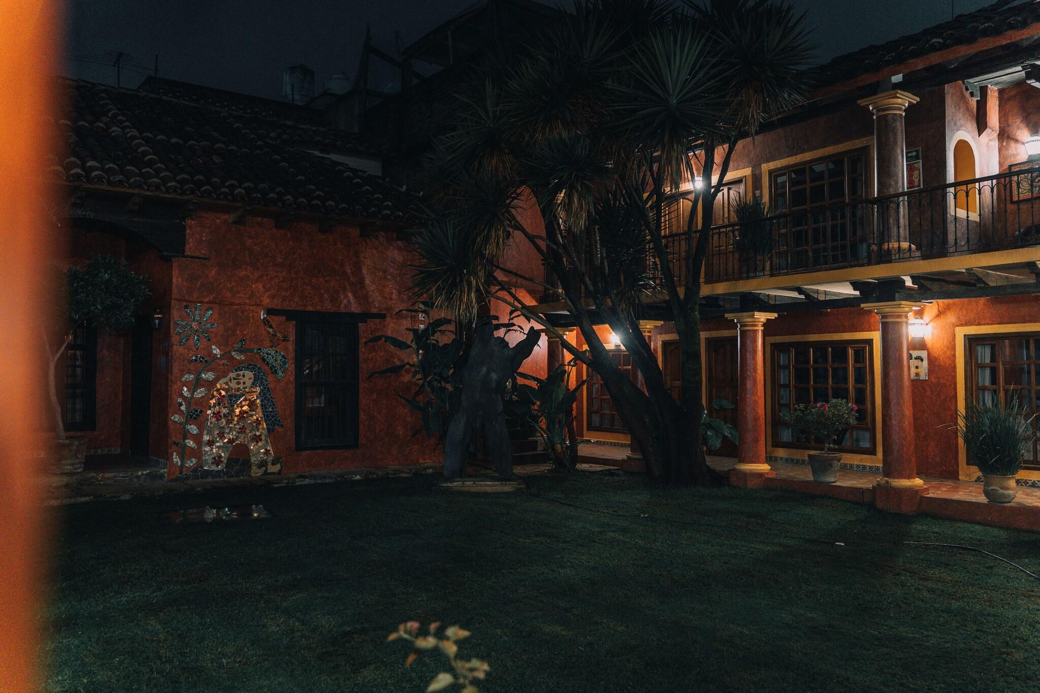image-housing-carousel