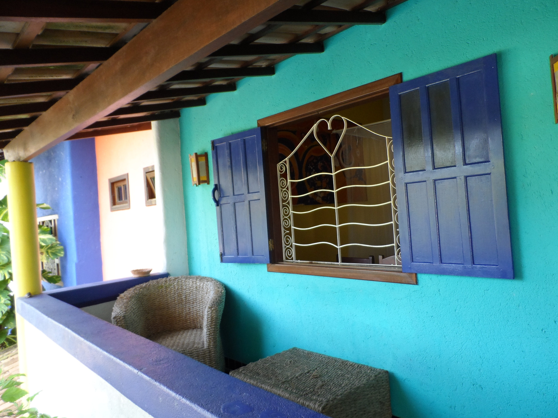 image-housing-carousel
