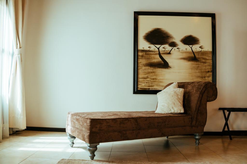 image-housing-carousel