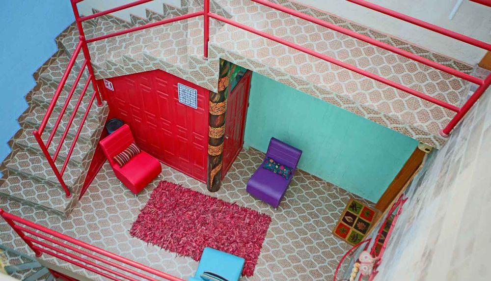 image-housing-carousel