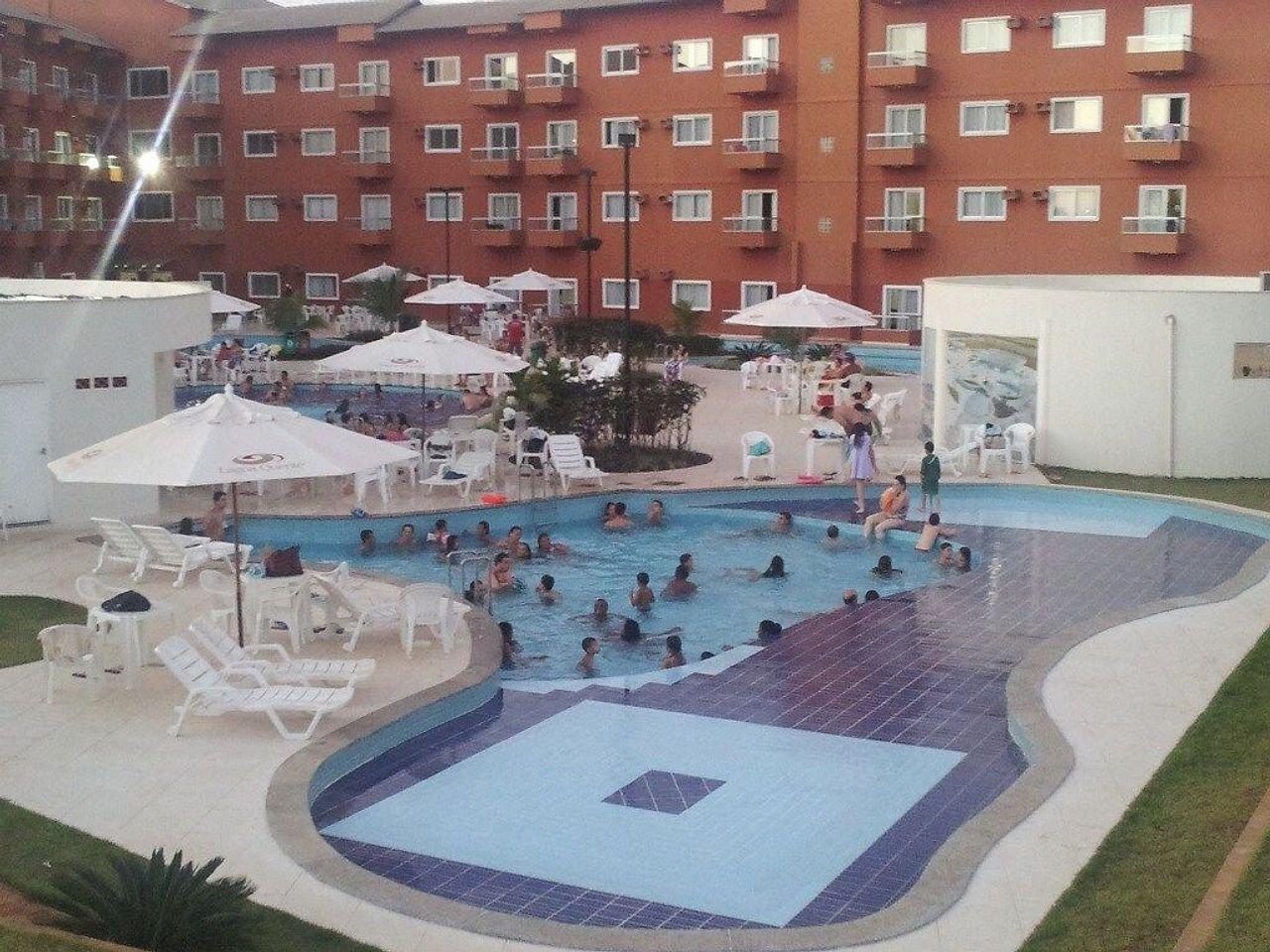image-housing-carousel