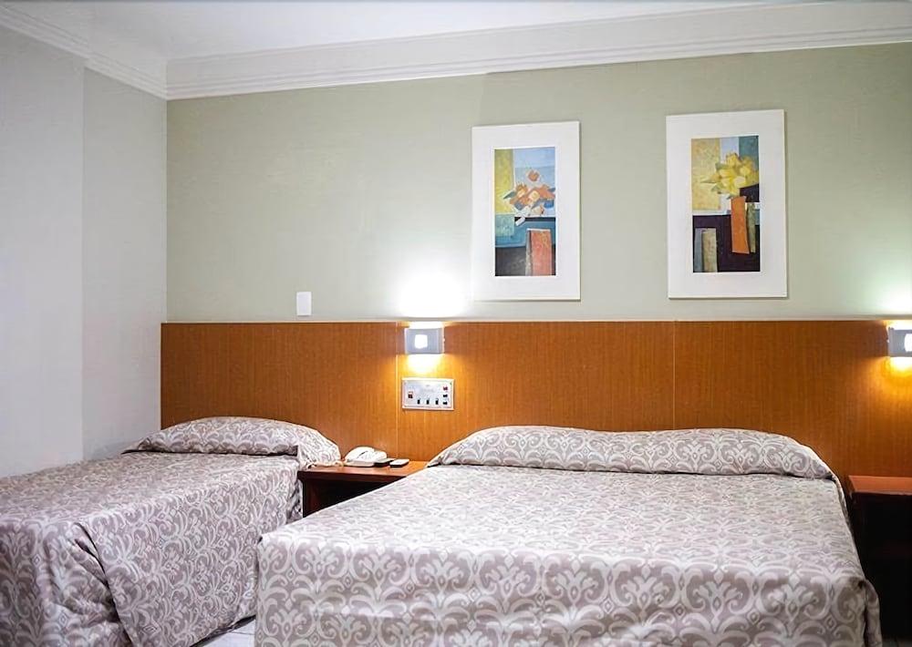 image-housing-carousel