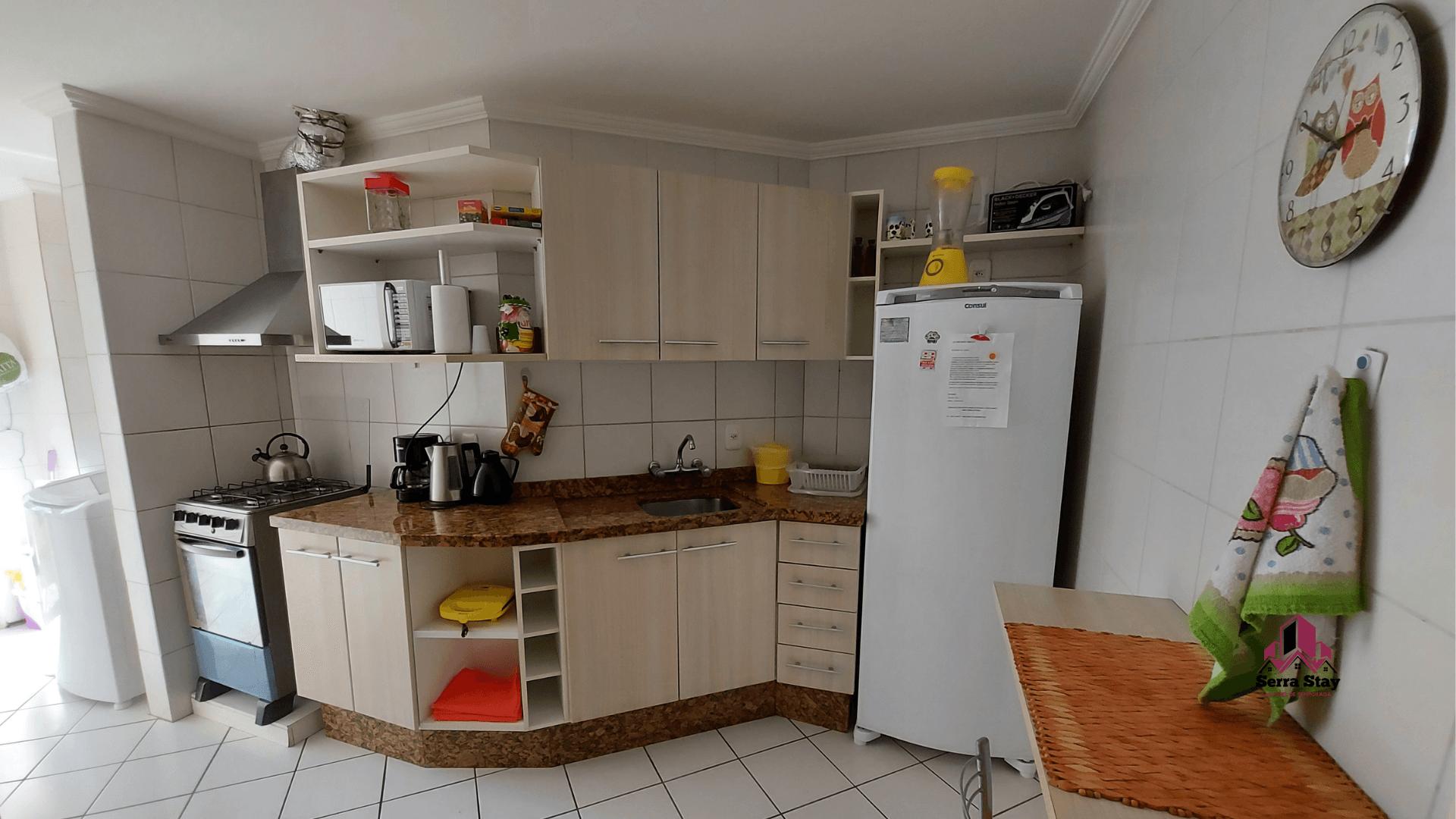 image-housing-carousel
