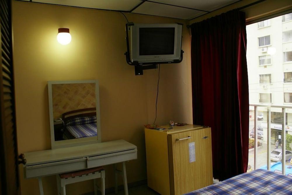 image-housing-carousel