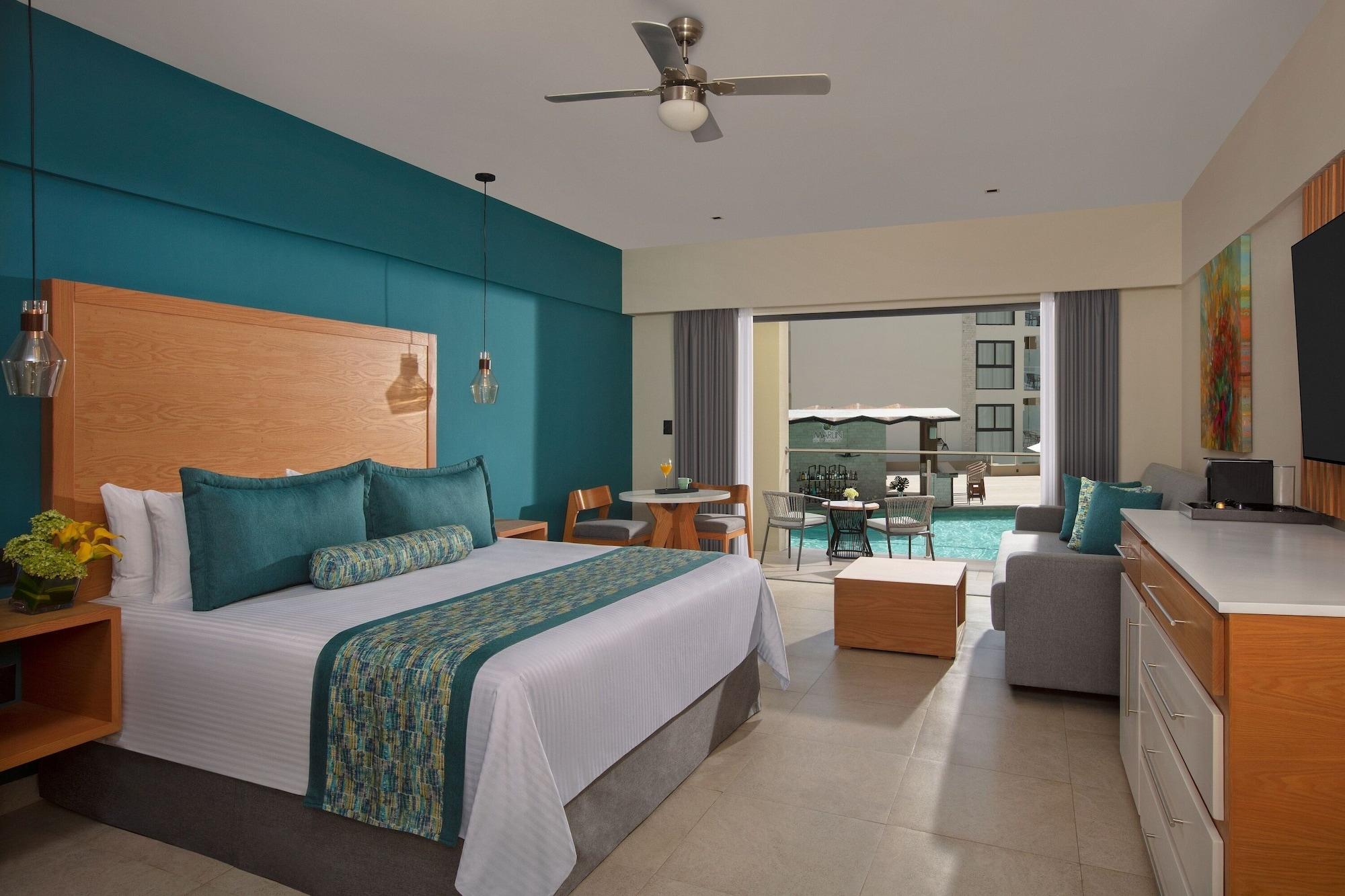 Suite junior, 1 cama King size, vista a la piscina (Preferred Club - Swim Out)