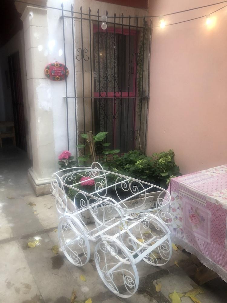 image-housing-carousel
