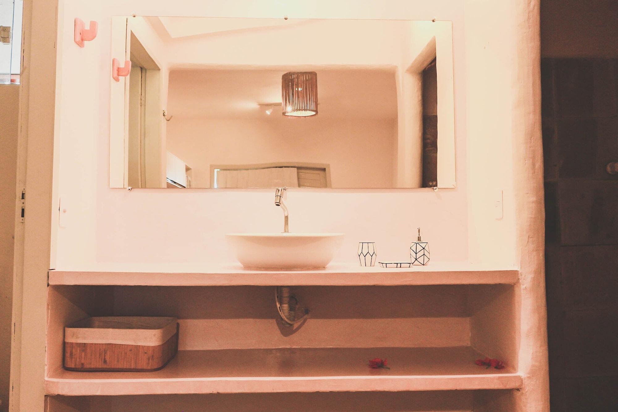image-housing-carousel