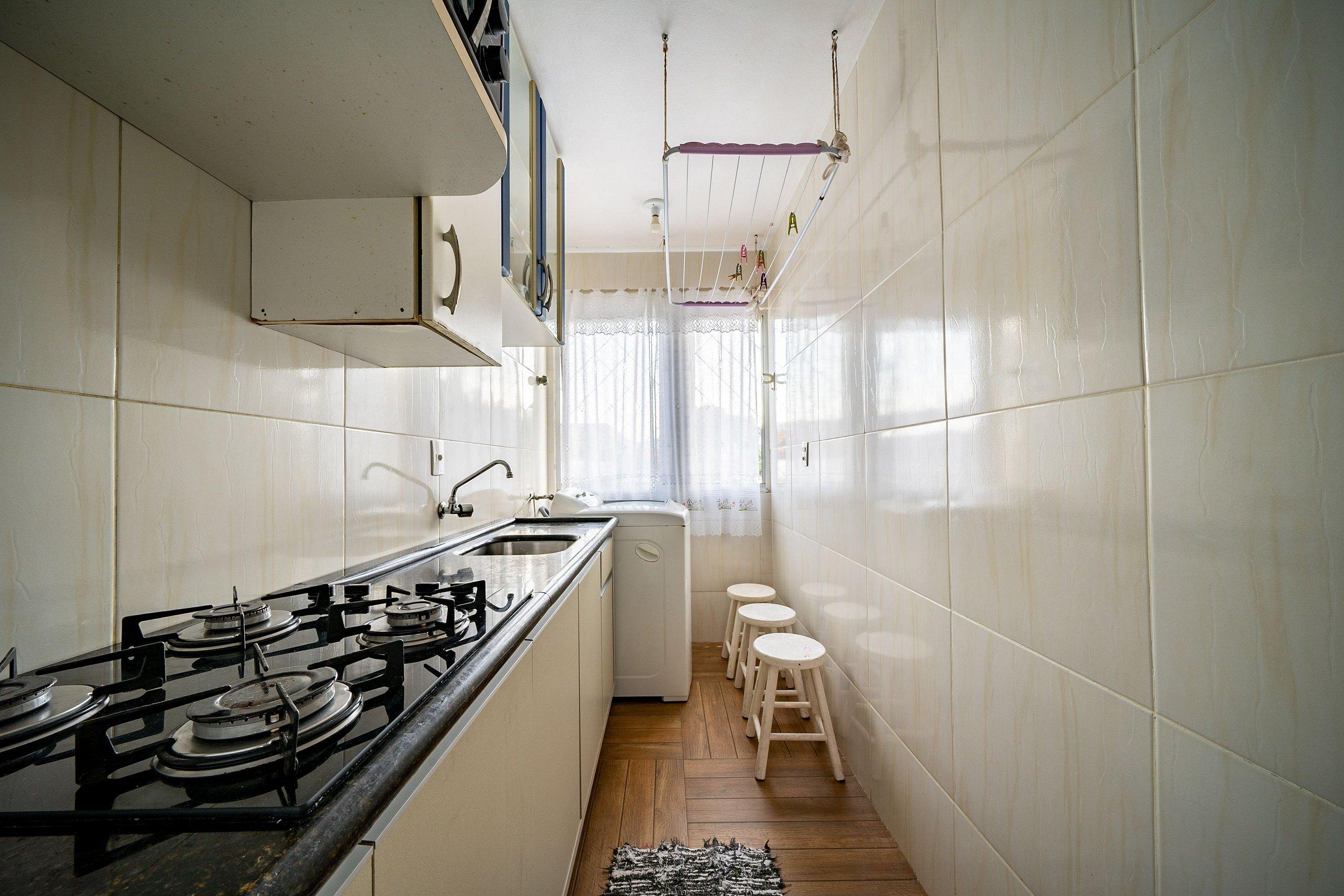 image-housing-carousel