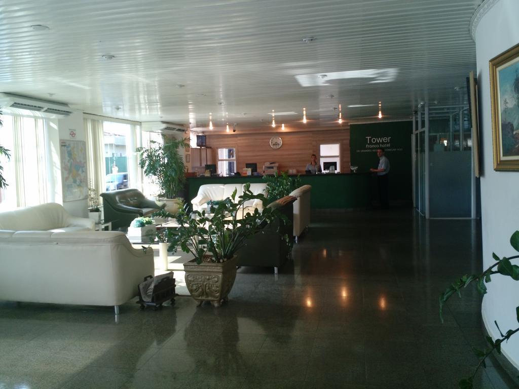 image-housing-carousel