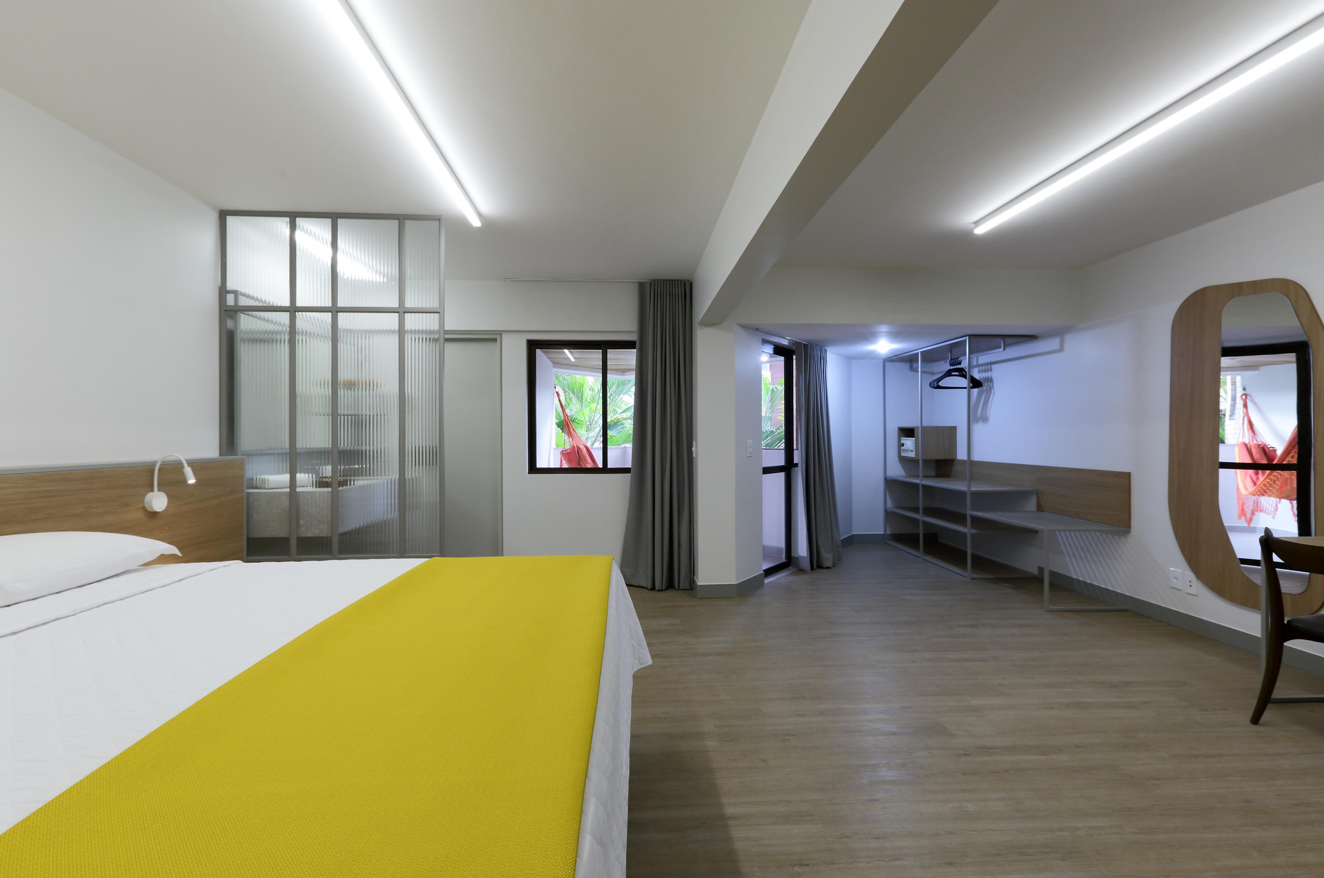 image-housing-carousel