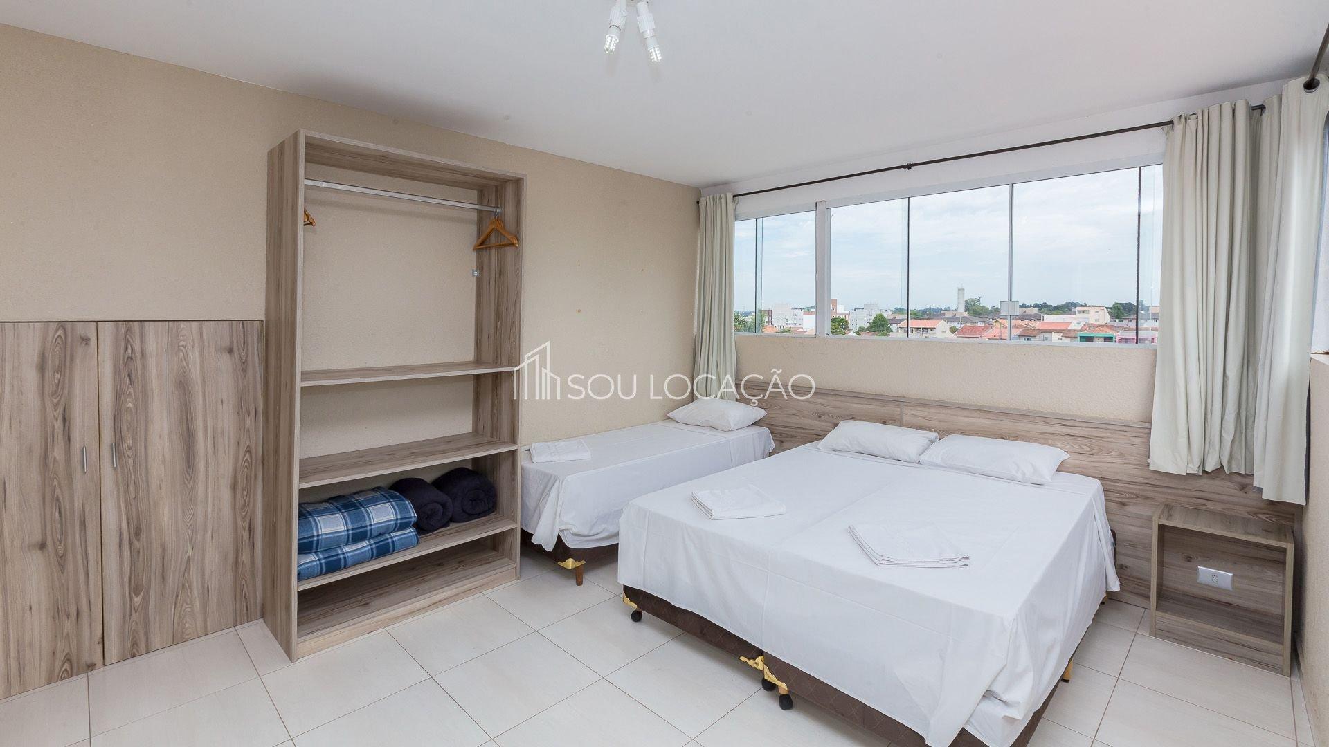 image-housing-carousel