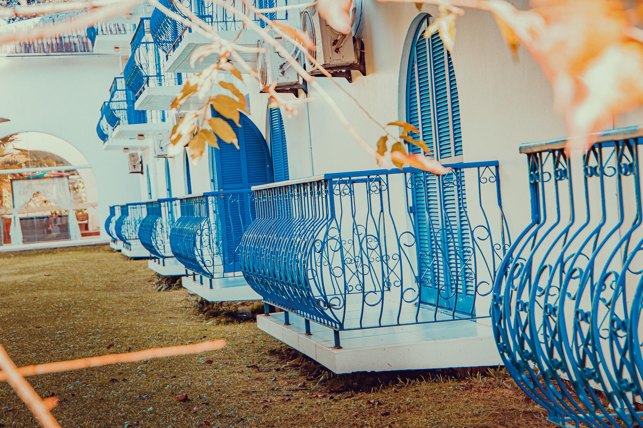 image-housing-carousel