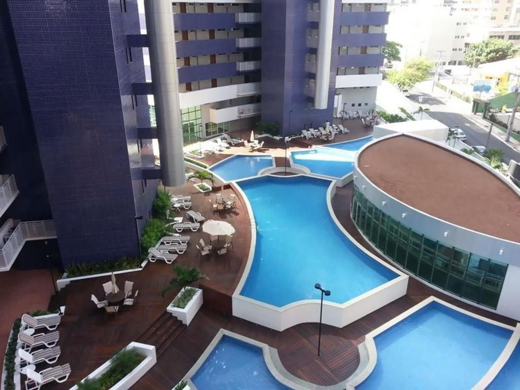 image-housing-carousel