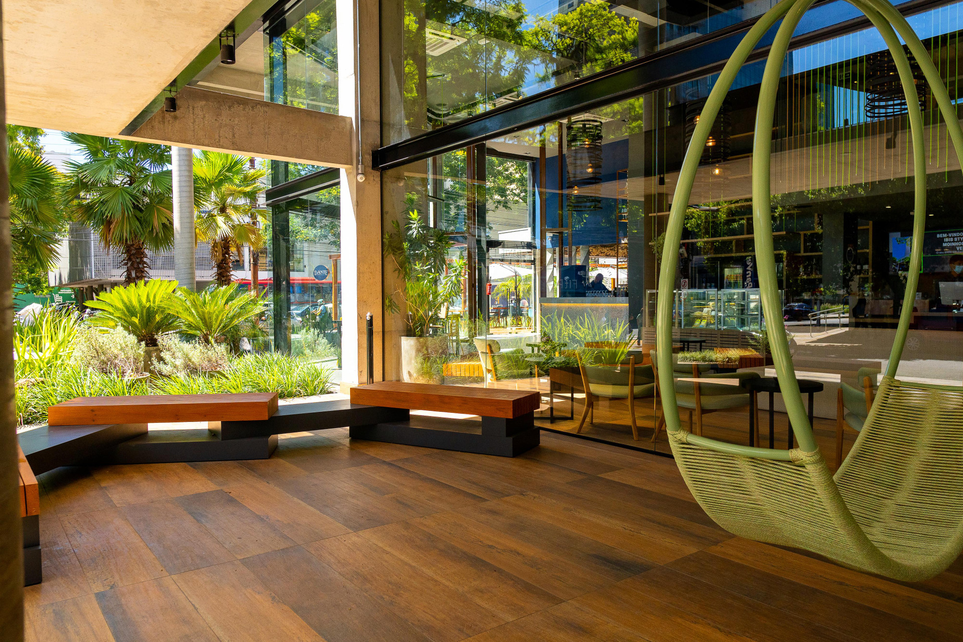 image-housing-carousel