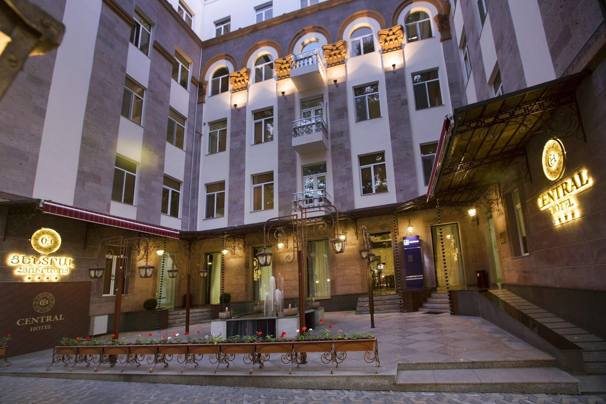image-housing-carousel