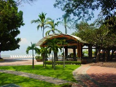 image-housing-carousel