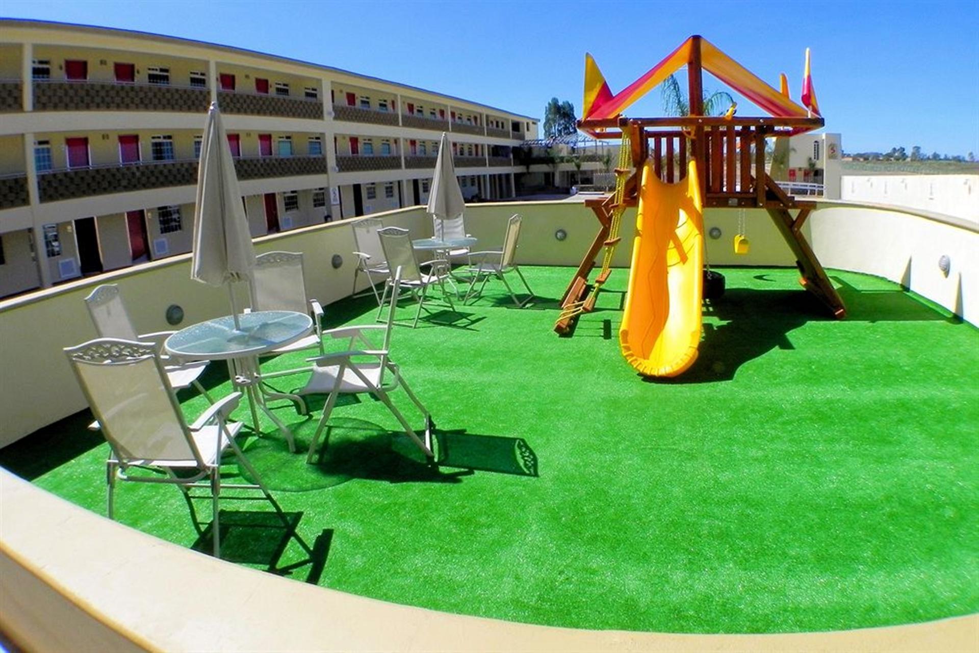 image-housing-carousel
