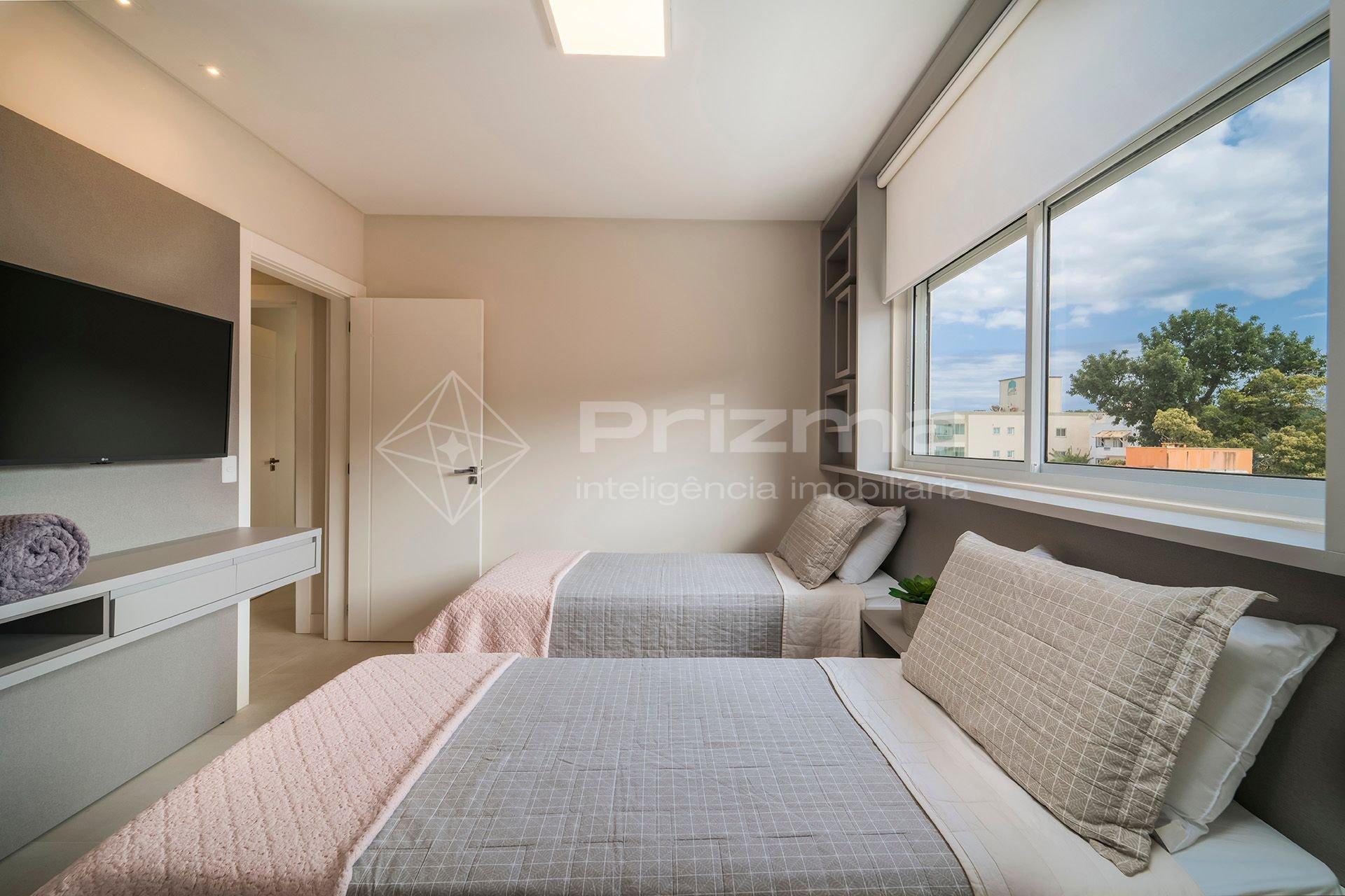image-housing-carousel