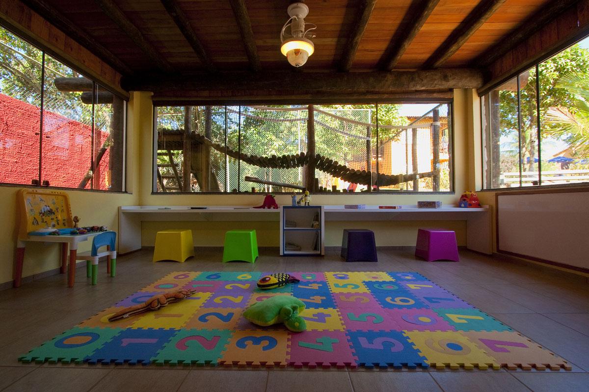 image-housing-carousel