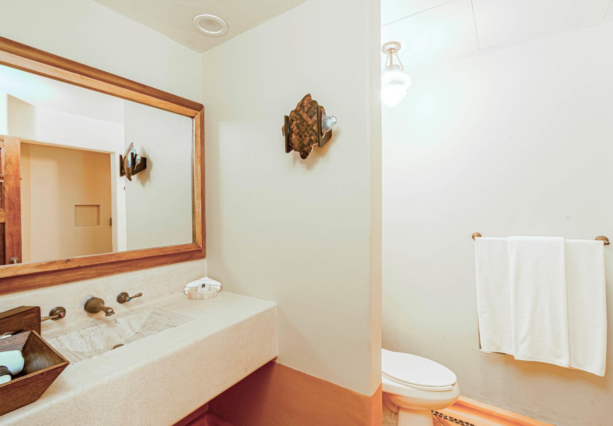 1 BEDROOM KING SUITE WITH BALCONY