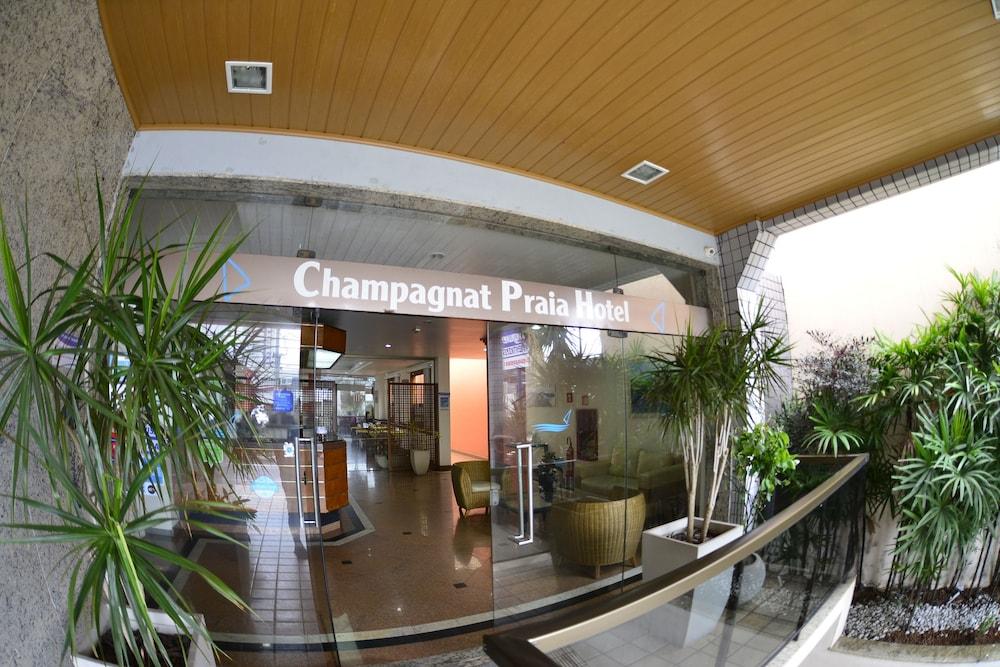 image-housing-carousel