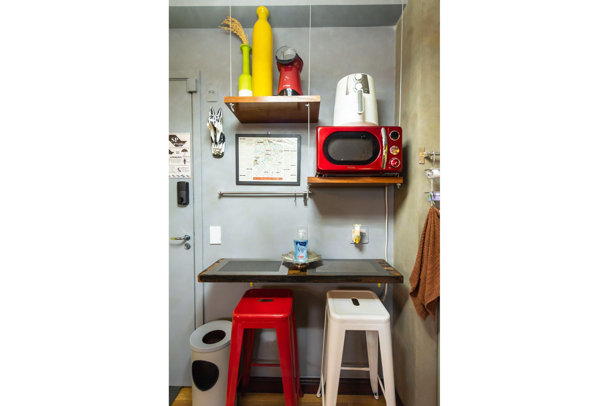 image-housing-carousel