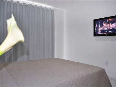 image-housing-carousel