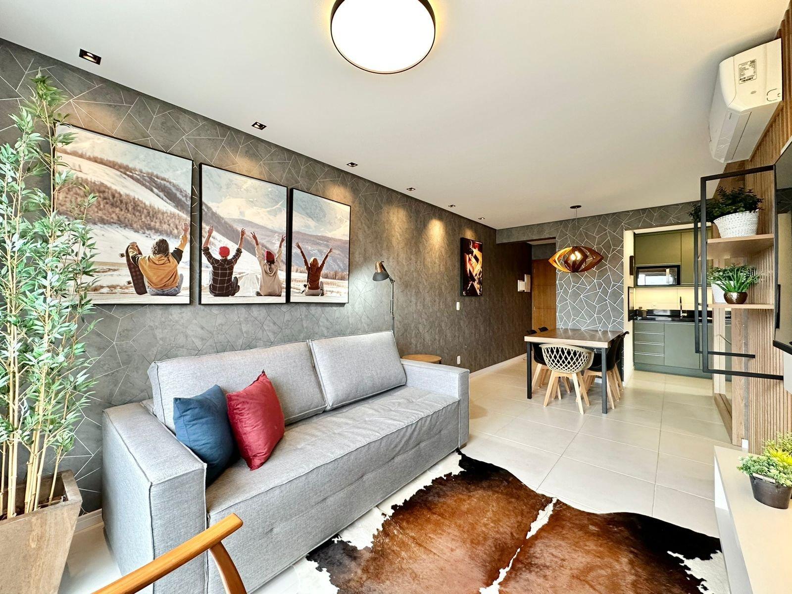 image-housing-carousel