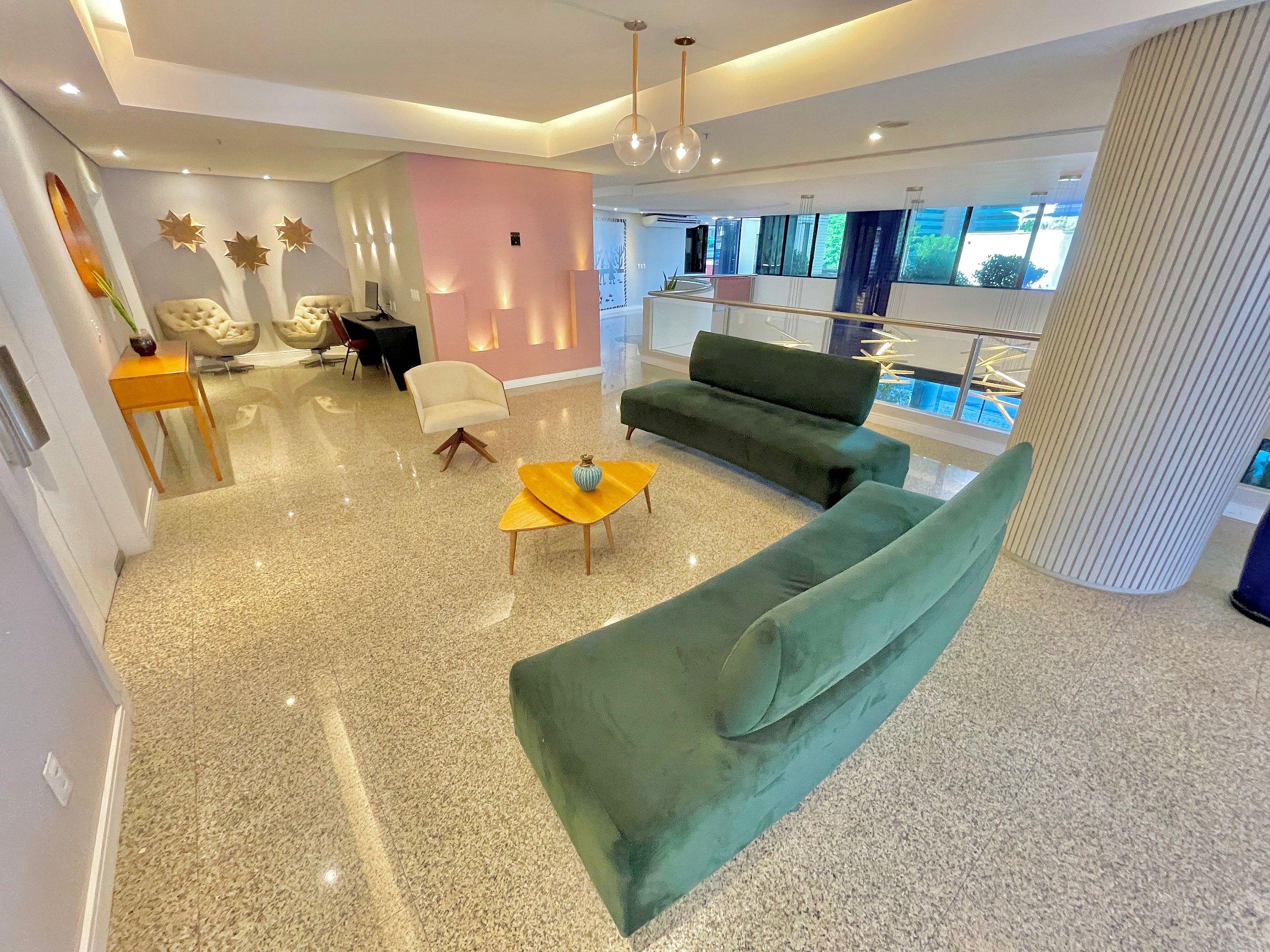 image-housing-carousel