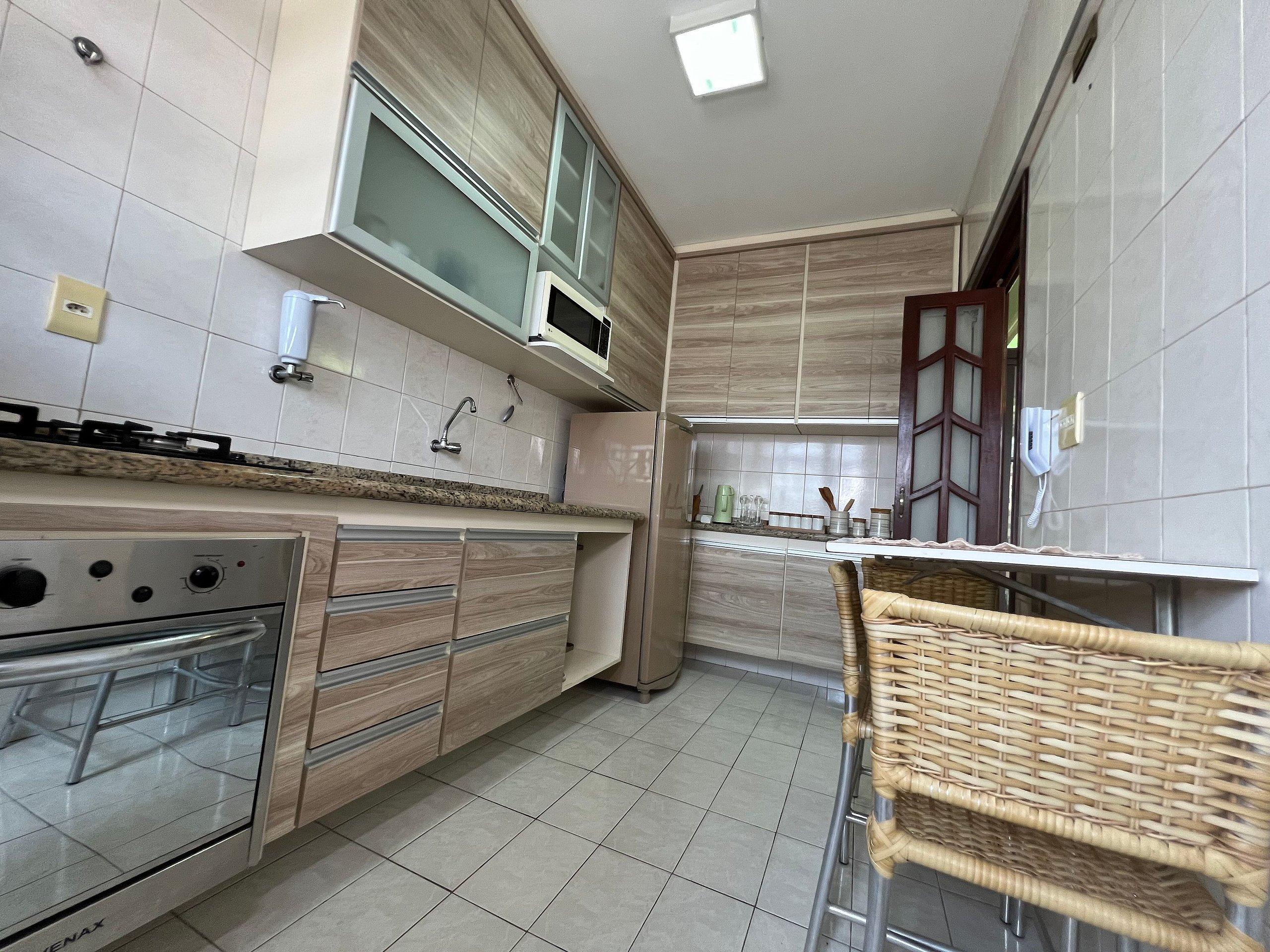 image-housing-carousel