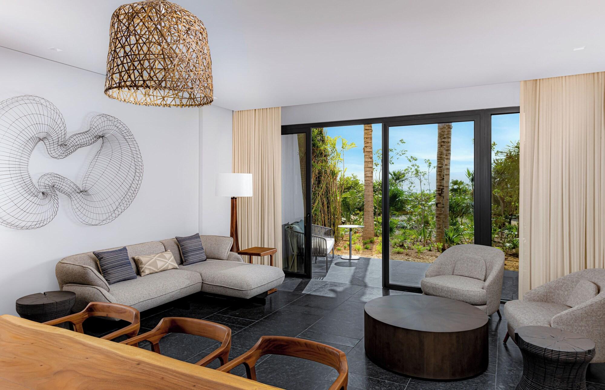 Tropical View Guestroom with 2 Queen Beds
