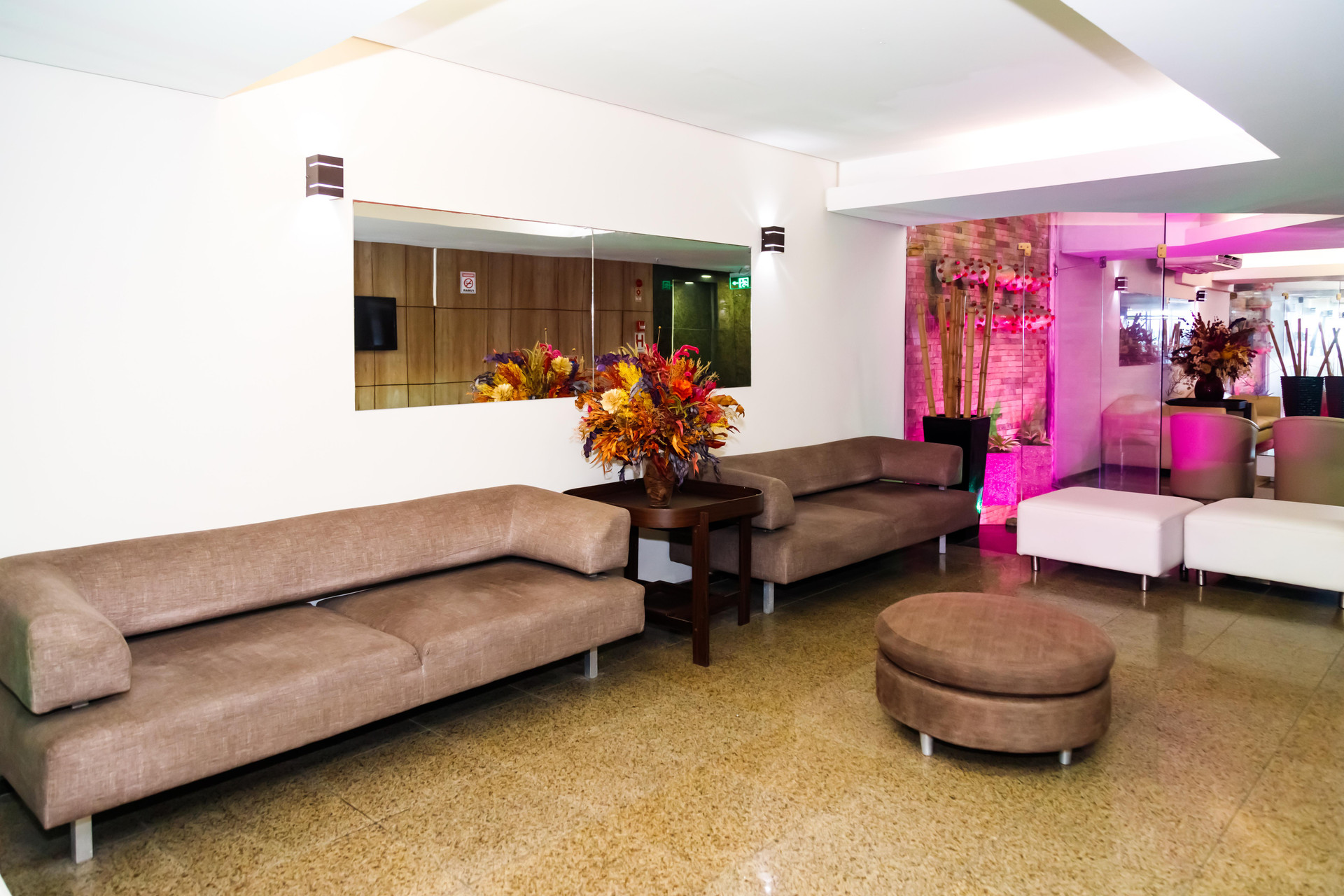 image-housing-carousel