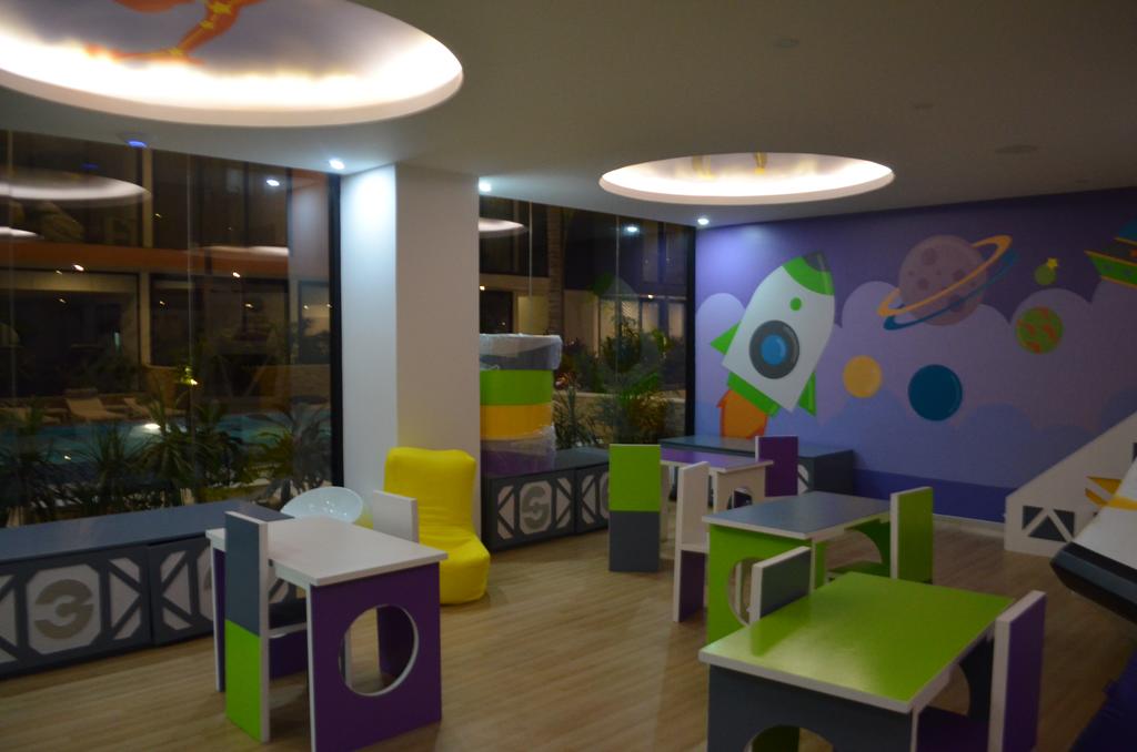 image-housing-carousel