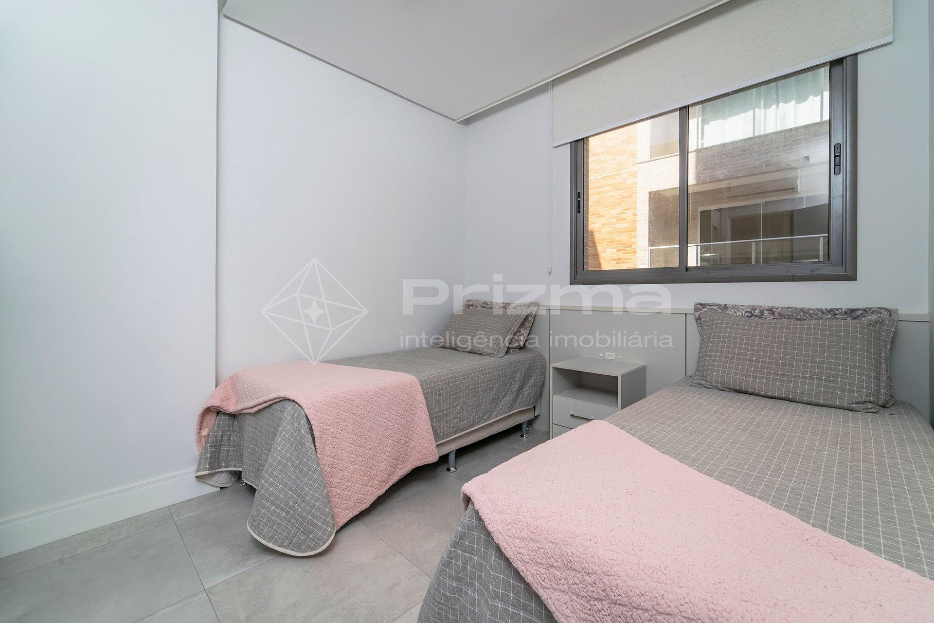 image-housing-carousel