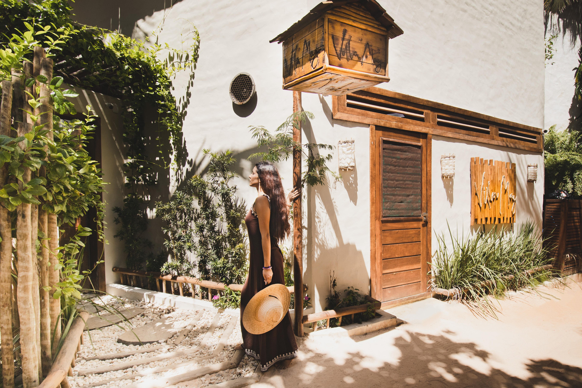 image-housing-carousel