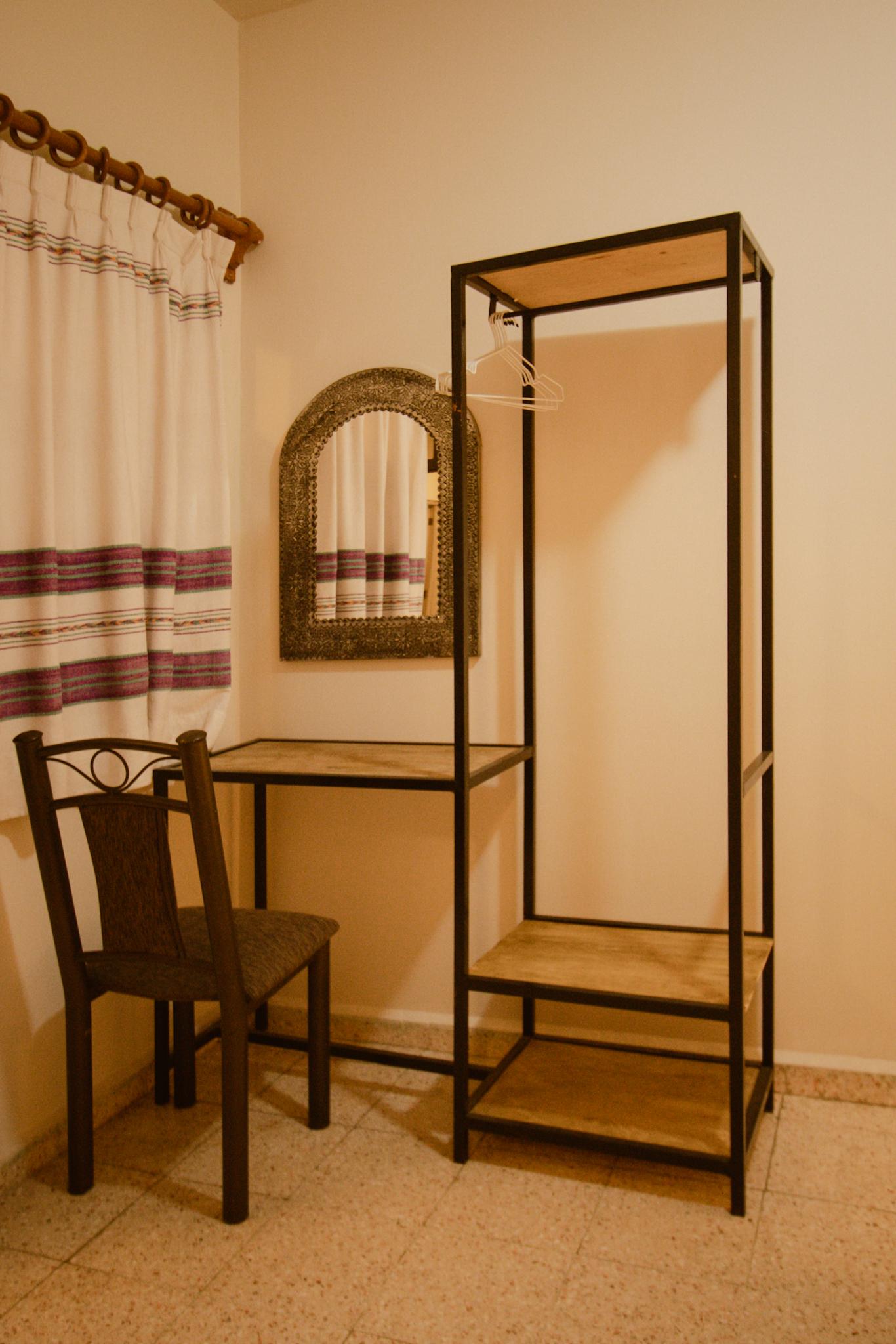 image-housing-carousel